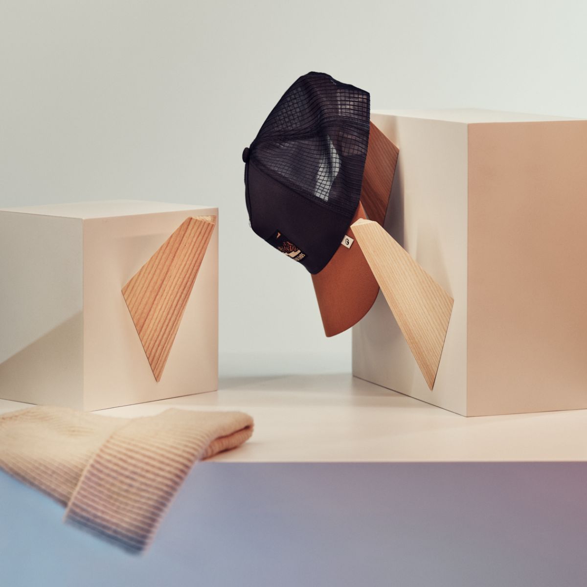 wooden wall hooks for hats, helmets, bags 