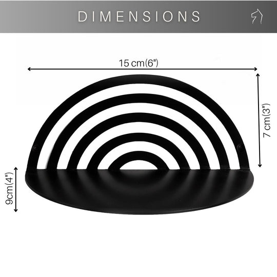 Black semicircular shelf with a striped back, showing dimensions: 15 cm wide, 9 cm high, and 7 cm deep.