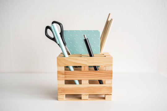 Wood miniature pallet desk organize - EWART WOODS